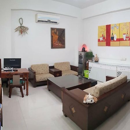 Leisure Homestay Kota Hualien Bagian luar foto