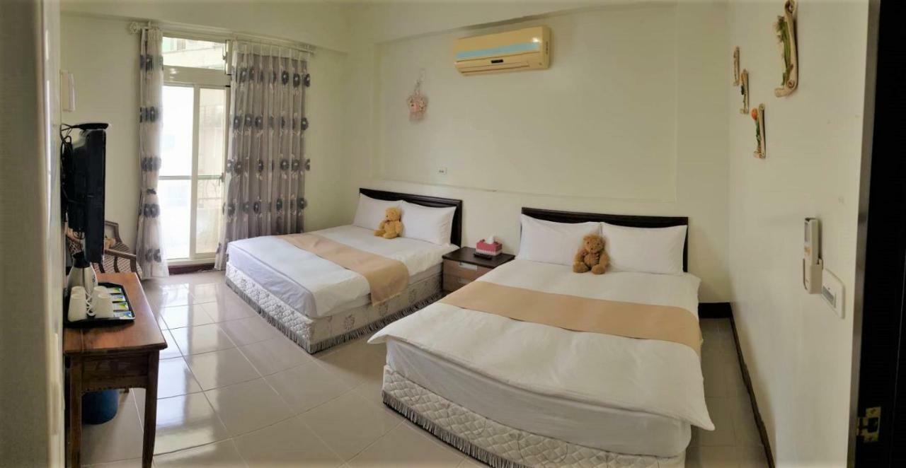 Leisure Homestay Kota Hualien Bagian luar foto